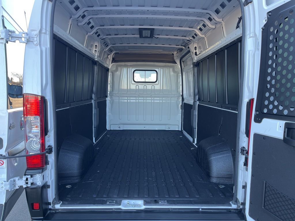 New 2025 RAM ProMaster 2500 w/ Convenience Group image 9