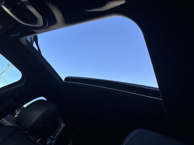 Used 2022 Porsche Macan AWD/4WD image 30