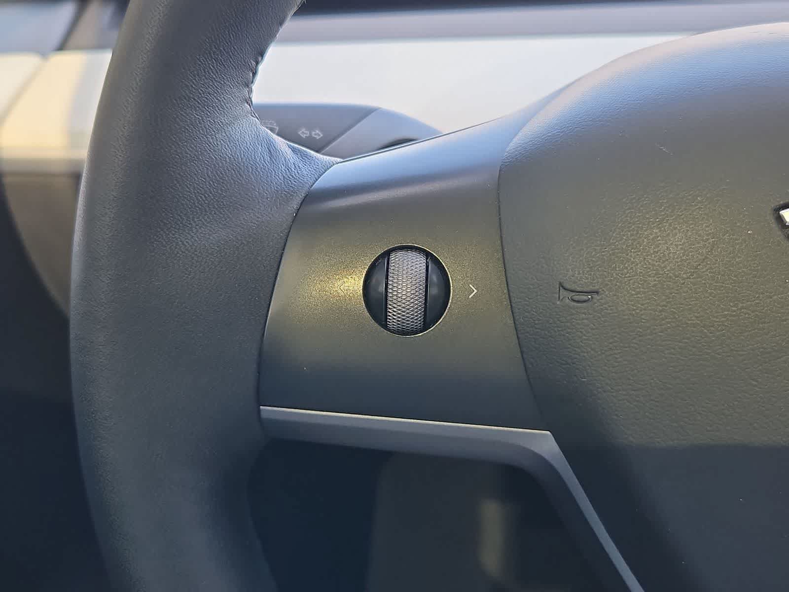 Used 2023 Tesla Model Y Long Range AWD/4WD image 24