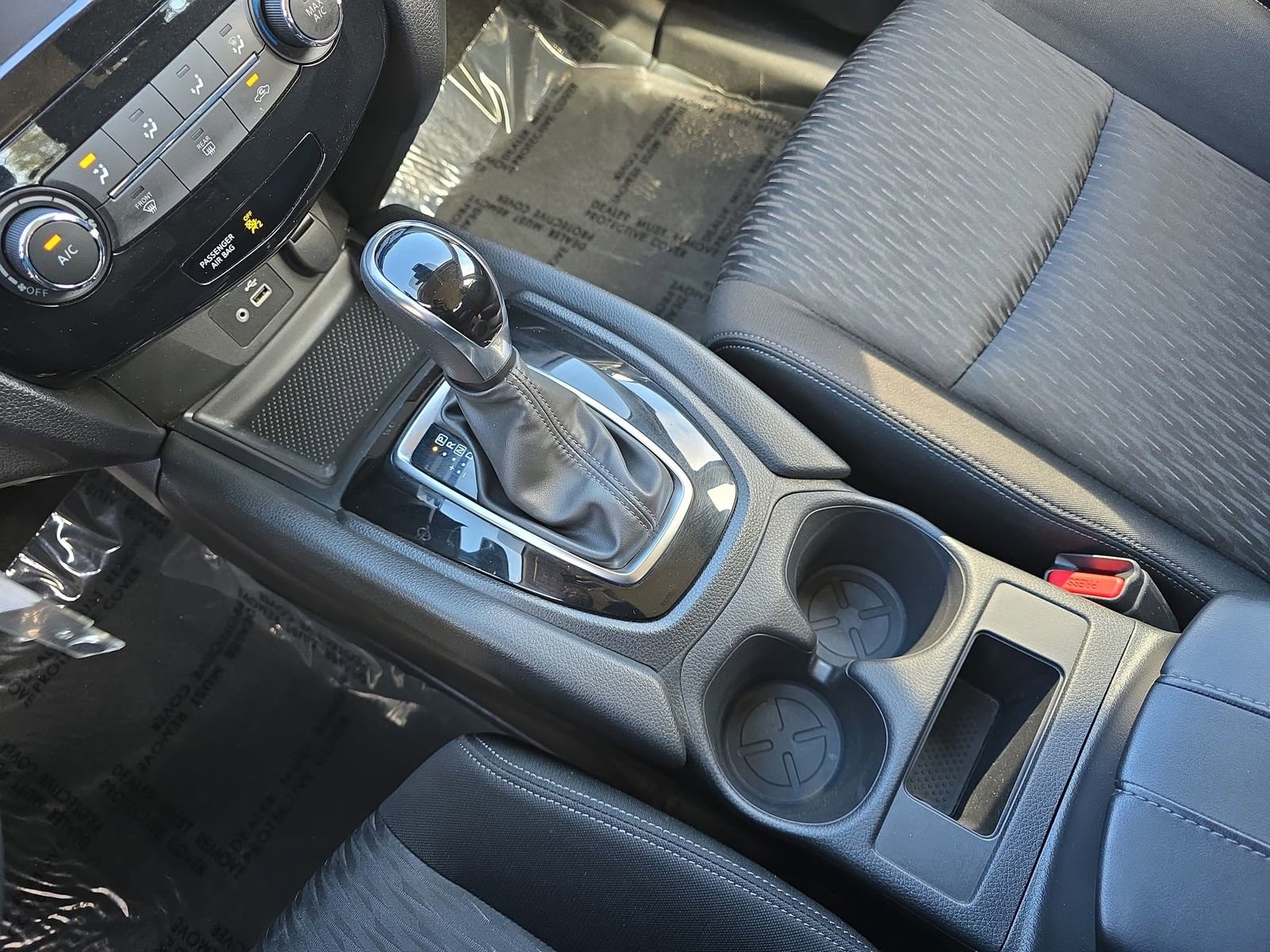 Used 2020 Nissan Rogue S image 28