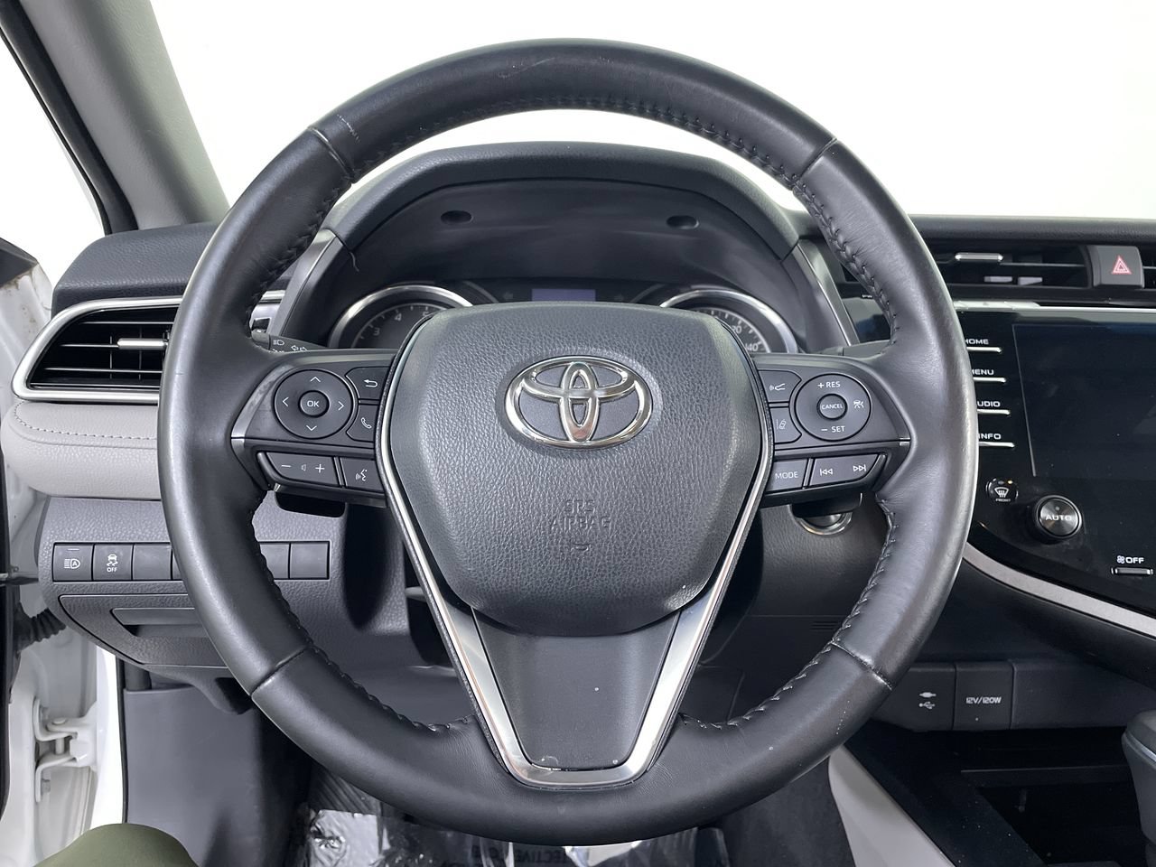 Used 2018 Toyota Camry SE w/ Audio Package FWD image 13