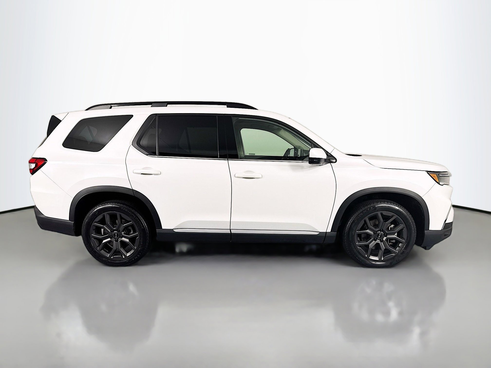 Certified 2023 Honda Pilot Touring image 4