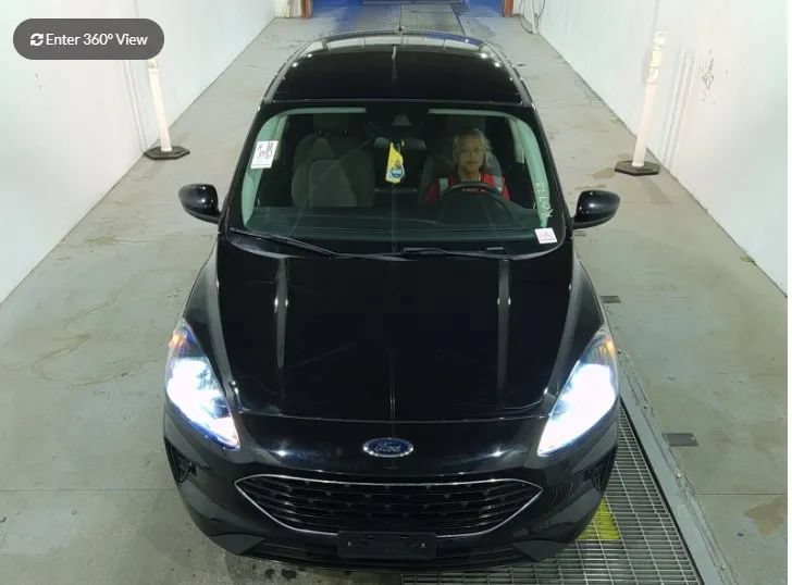 Used 2021 Ford Escape SE w/ SE Sport Appearance Package FWD image 3
