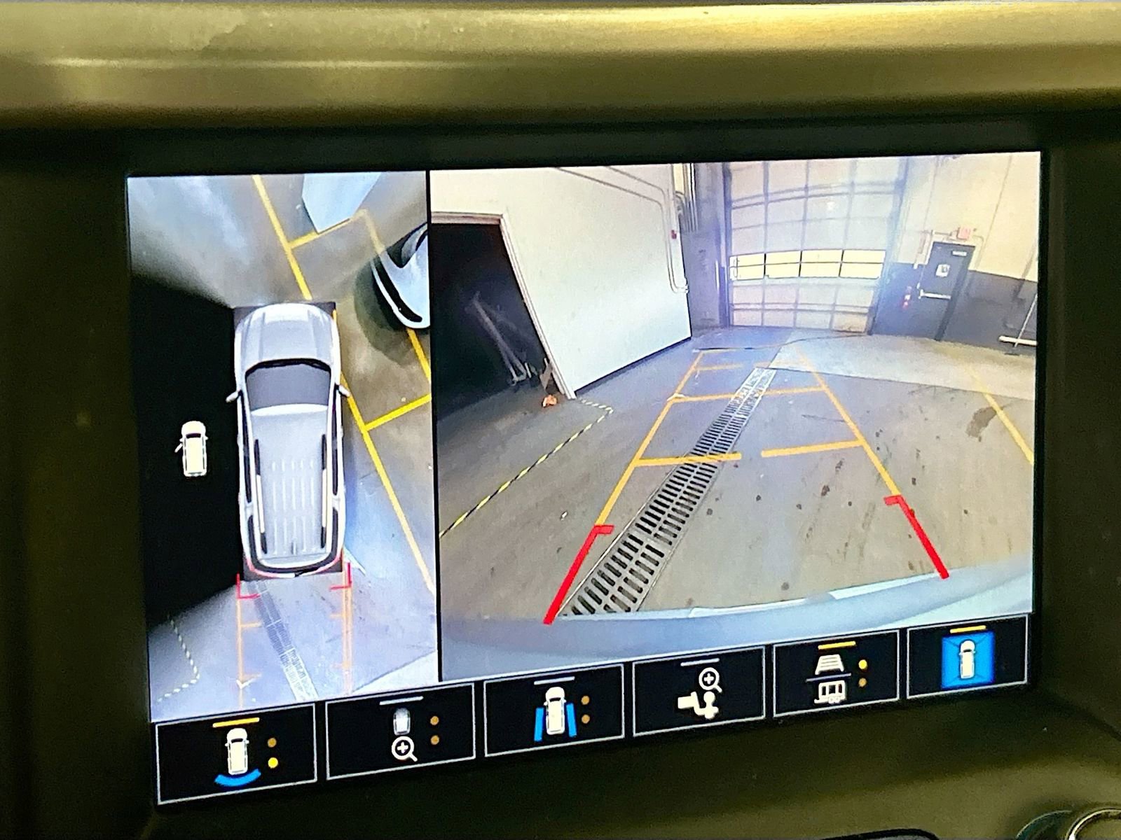 Used 2023 GMC Acadia Denali w/ Denali Technology Package AWD/4WD image 14