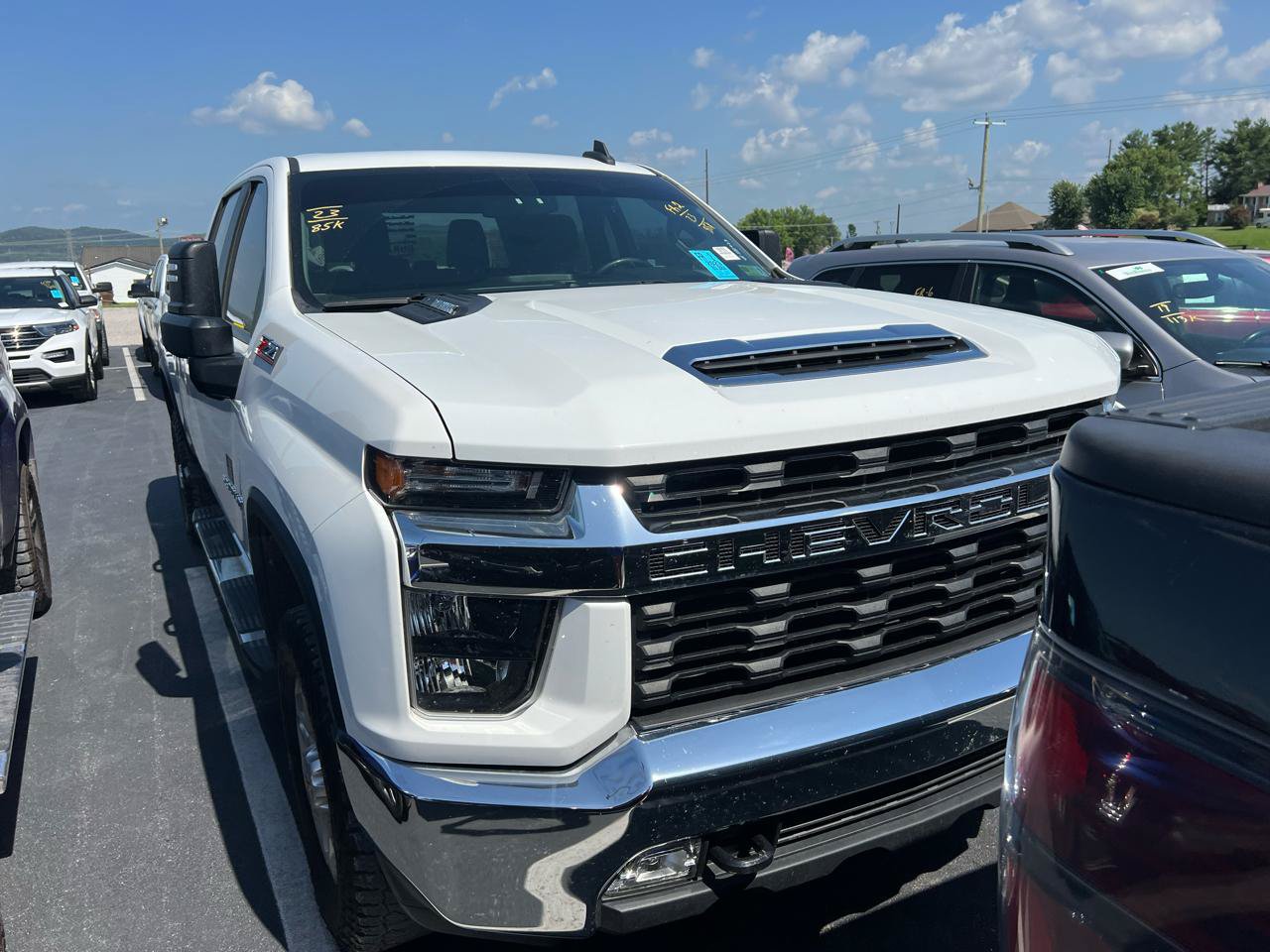 Used 2023 Chevrolet Silverado 2500 LT w/ Convenience Package AWD/4WD image 1