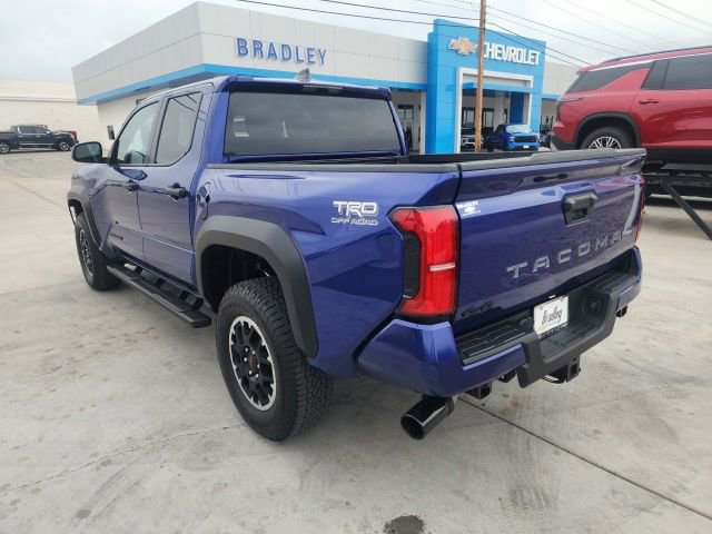 Used 2025 Toyota Tacoma TRD Off-Road image 6