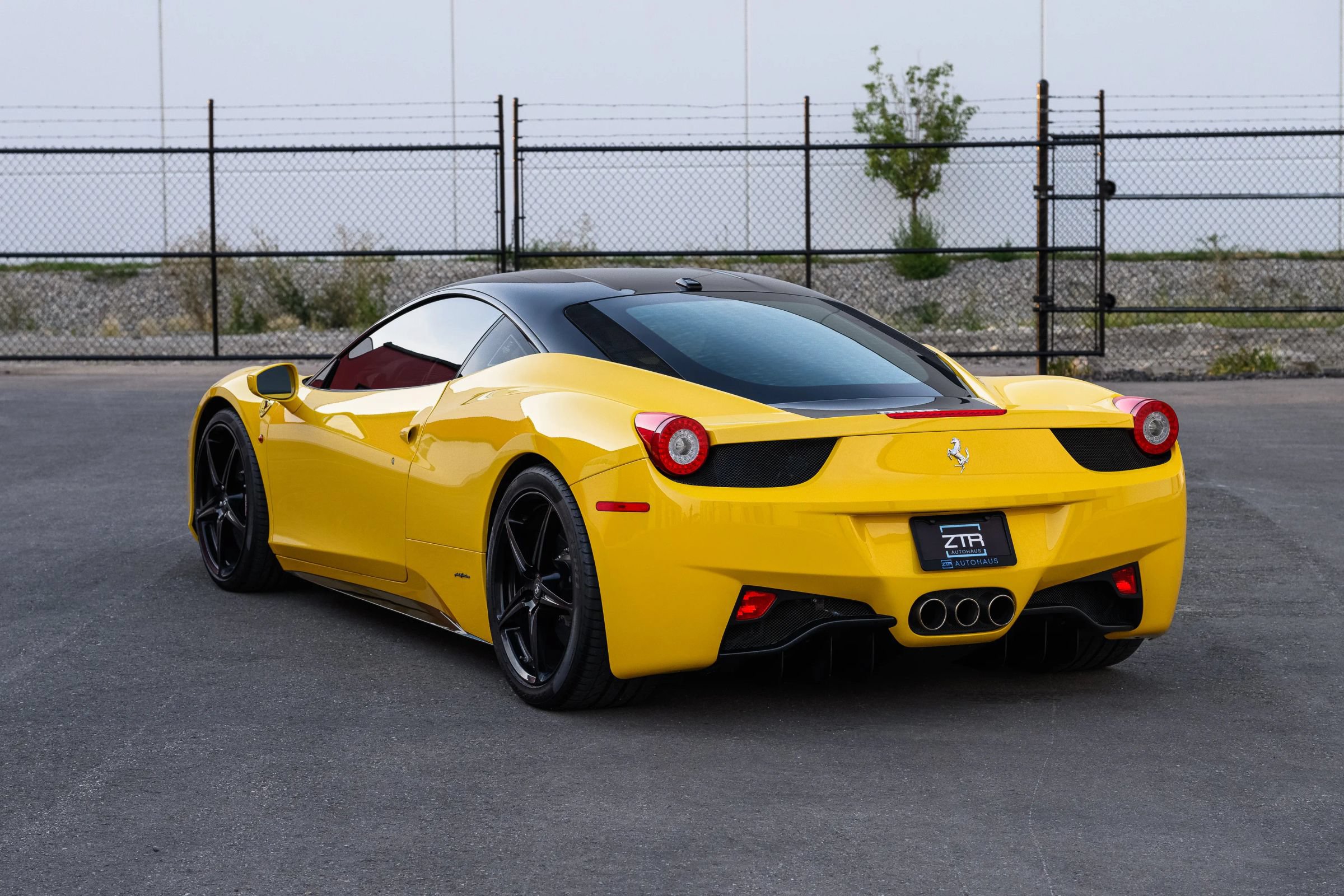Used 2010 Ferrari 458 Italia Coupe RWD image 13