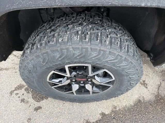 Used 2024 GMC Canyon AT4X image 7