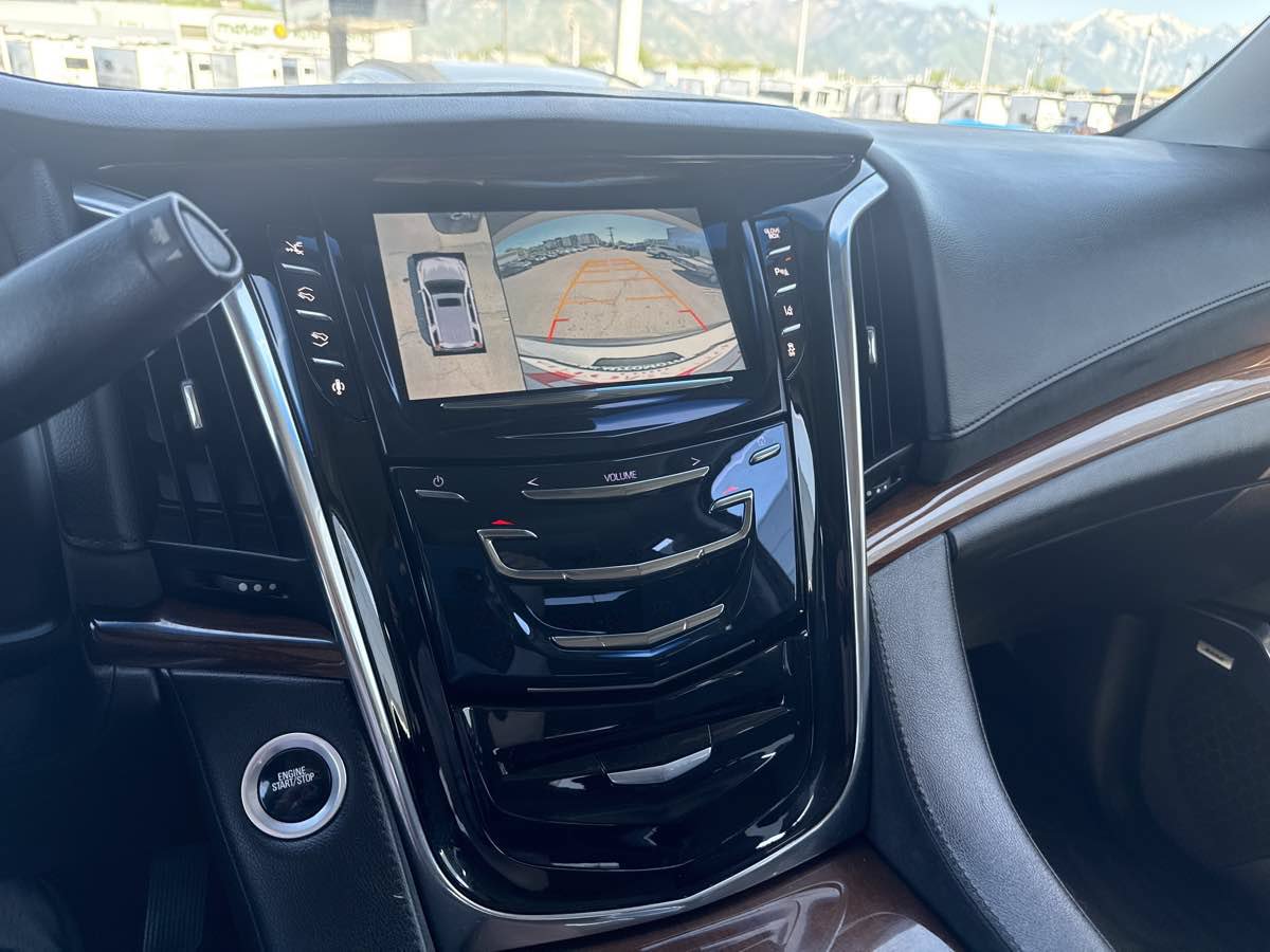 Used 2015 Cadillac Escalade Premium AWD/4WD image 31