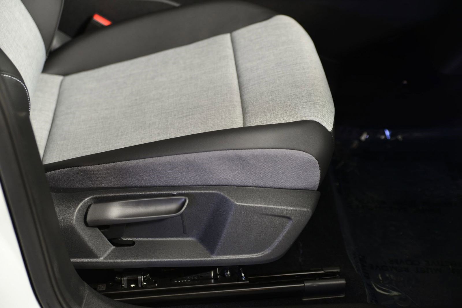 Used 2025 Volkswagen ID.4 Limited image 10