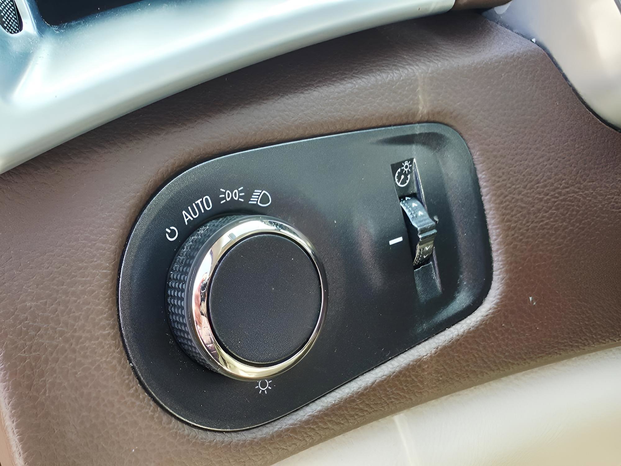 Used 2015 Cadillac SRX Luxury image 26