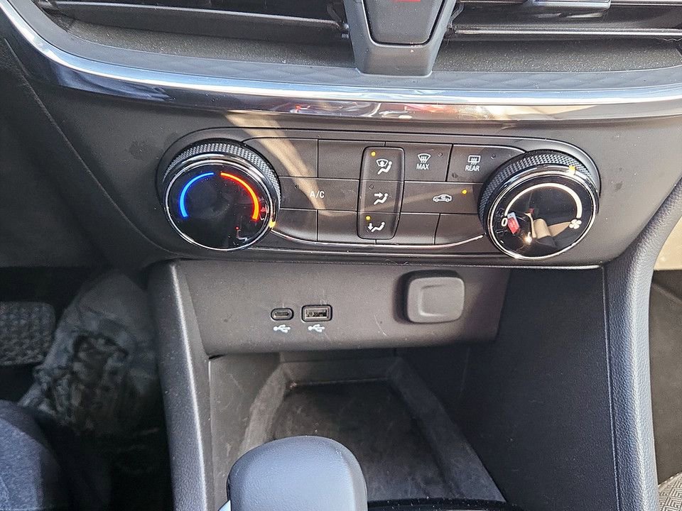 Used 2025 Buick Encore GX Preferred image 26