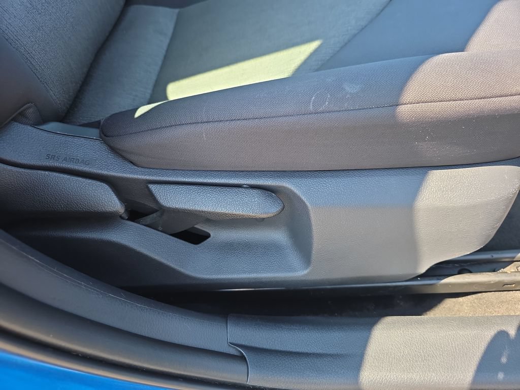 Used 2019 Toyota Camry LE FWD image 33