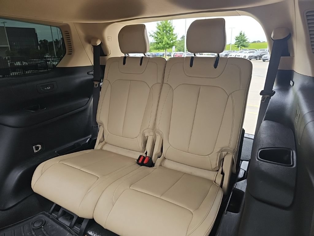 Used 2021 Jeep Grand Cherokee L Limited RWD image 24