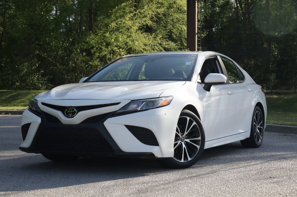 Used 2019 Toyota Camry SE image 1