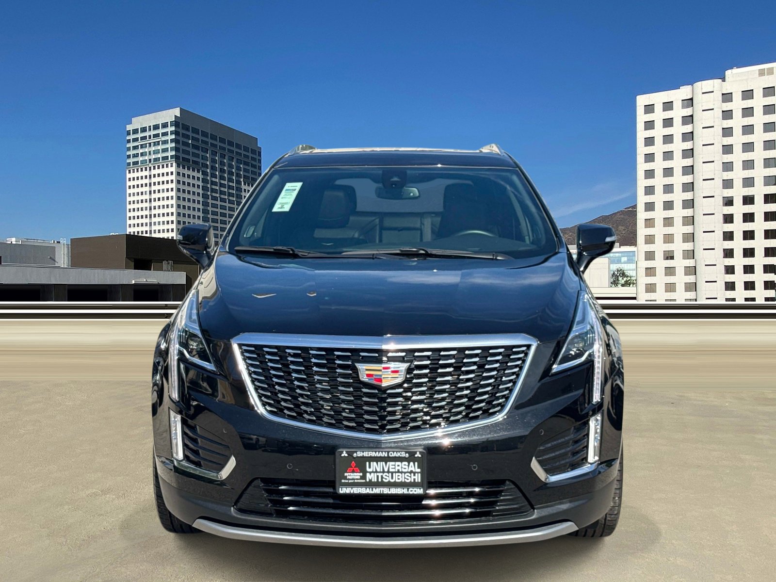 Used 2025 Cadillac XT5 Premium Luxury image 2
