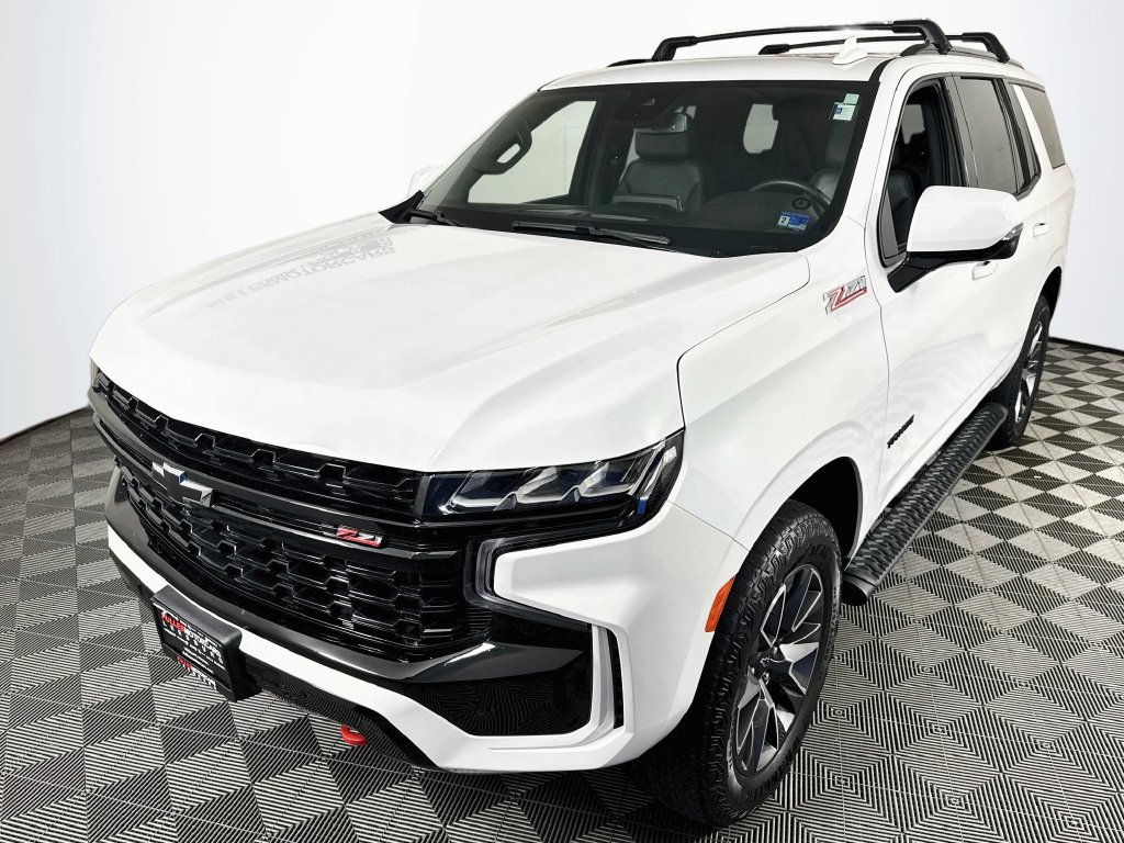 Used 2023 Chevrolet Tahoe Z71 w/ Luxury Package AWD/4WD image 3