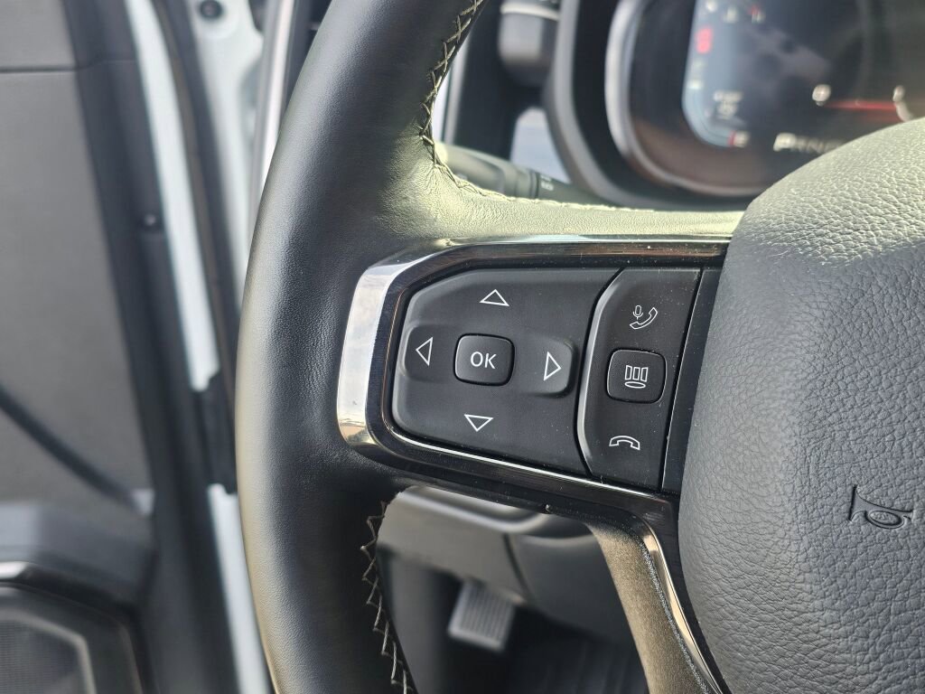 Used 2025 RAM 3500 Limited AWD/4WD image 24