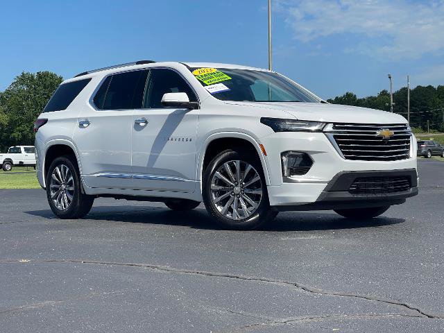 Used 2023 Chevrolet Traverse Premier FWD image 2