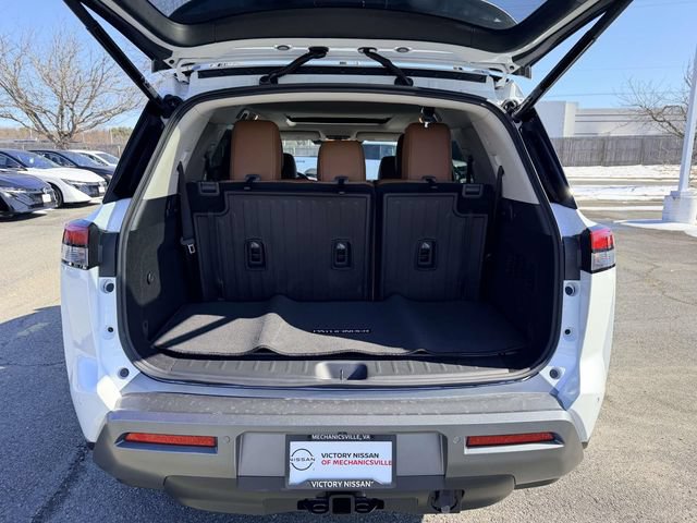 New 2026 Nissan Pathfinder Platinum w/ Cargo Package AWD/4WD image 12
