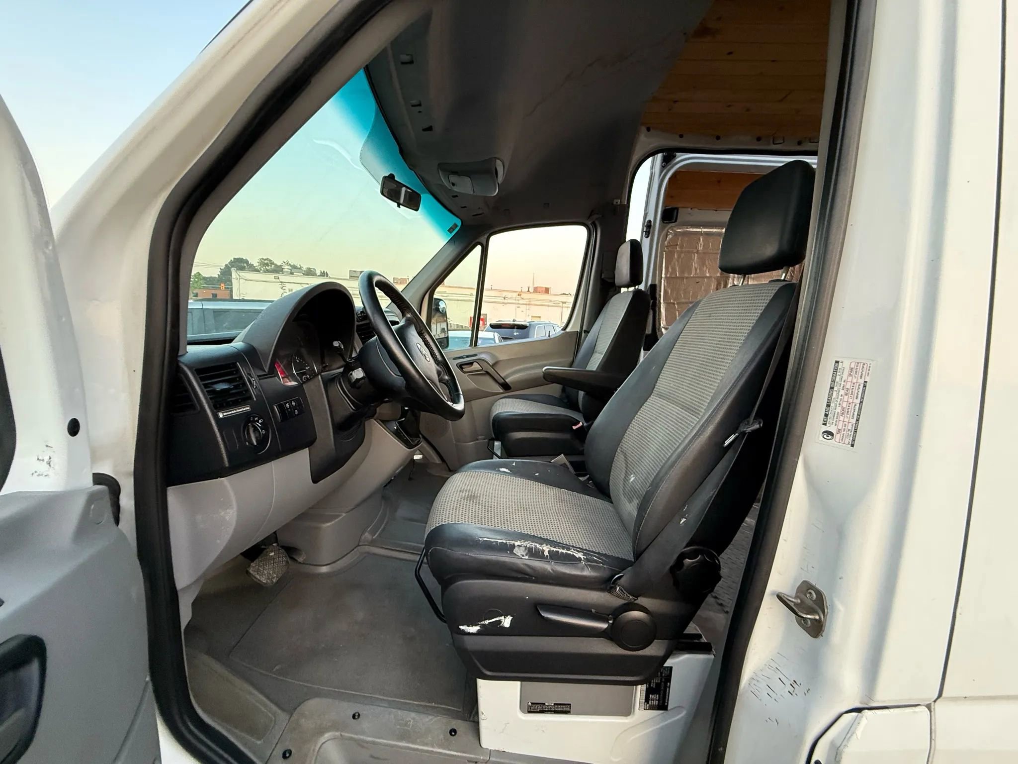 Used 2008 Dodge Sprinter 2500 image 7