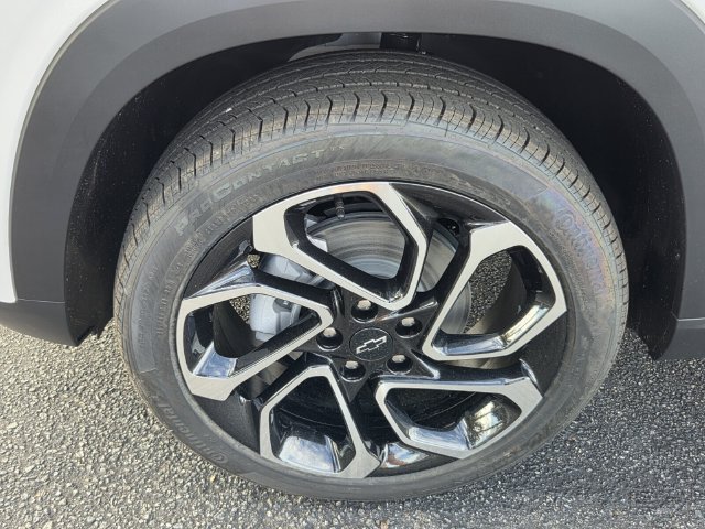 New 2026 Chevrolet Trax RS w/ Driver Confidence Package FWD image 5