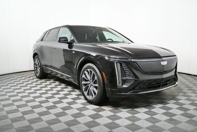 Used 2025 Cadillac Lyriq Sport AWD/4WD image 11