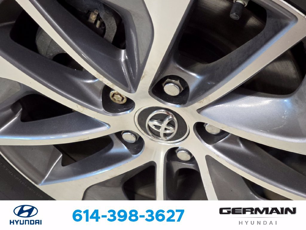 Used 2018 Toyota RAV4 XLE w/ Convenience Package AWD/4WD image 13