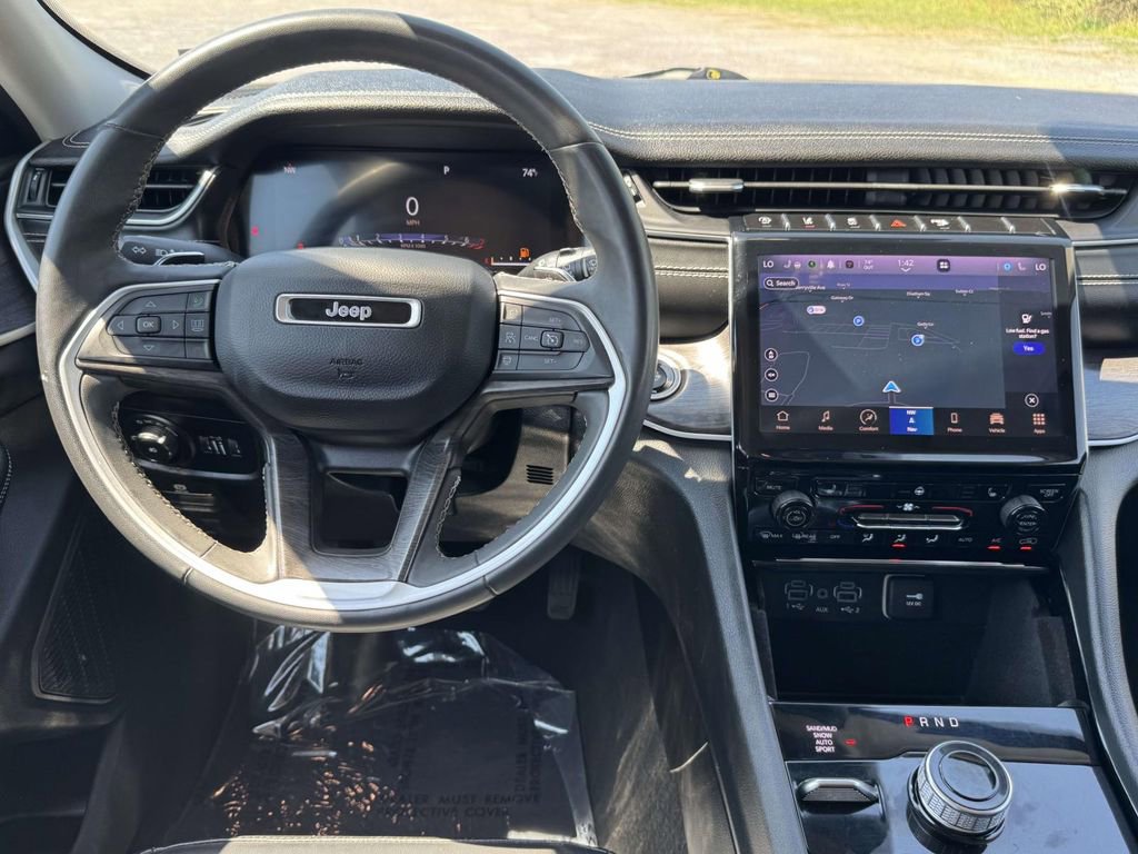 Used 2023 Jeep Grand Cherokee Limited AWD/4WD image 18
