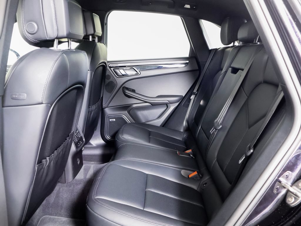 Certified 2025 Porsche Macan S w/ Premium Package Plus AWD/4WD image 17