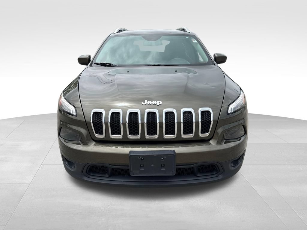Used 2015 Jeep Cherokee Latitude w/ Cold Weather Group AWD/4WD image 9