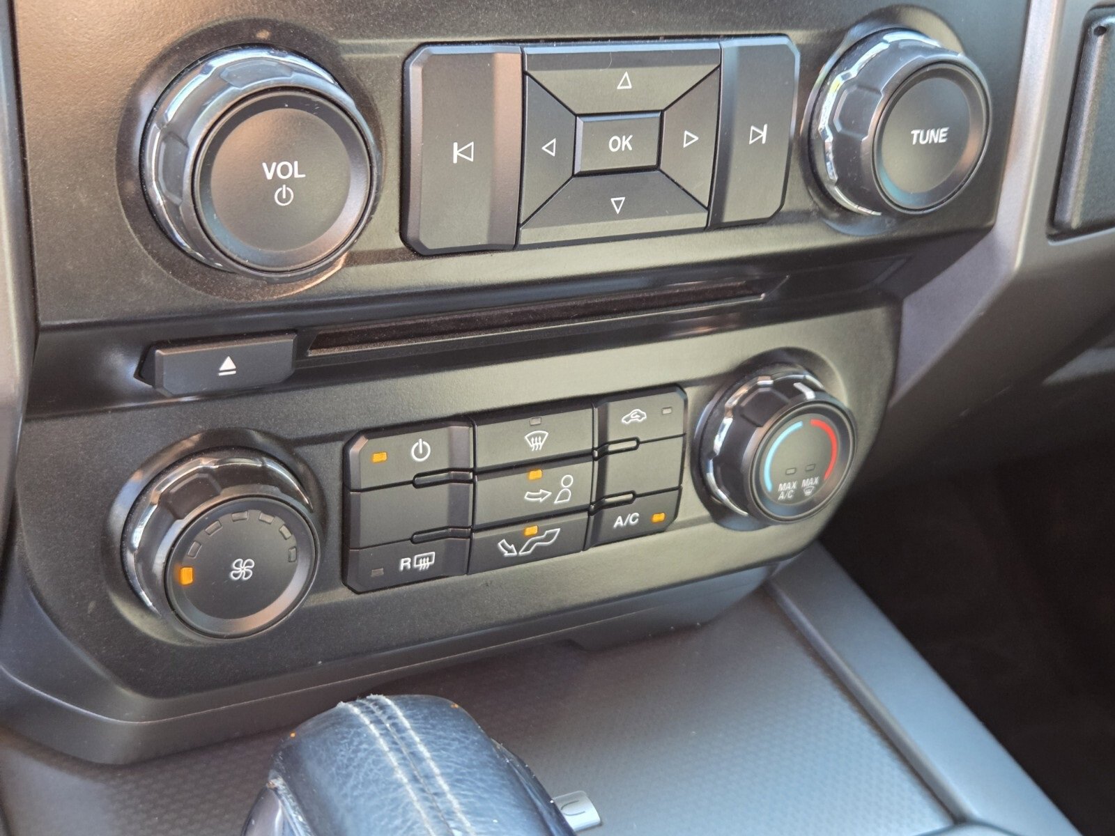 Used 2016 Ford F150 XLT w/ Equipment Group 301A Mid image 23