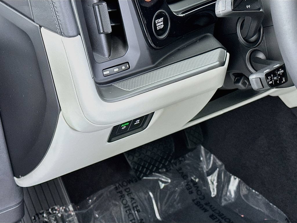 New 2026 Porsche Cayenne Coupe AWD/4WD image 11
