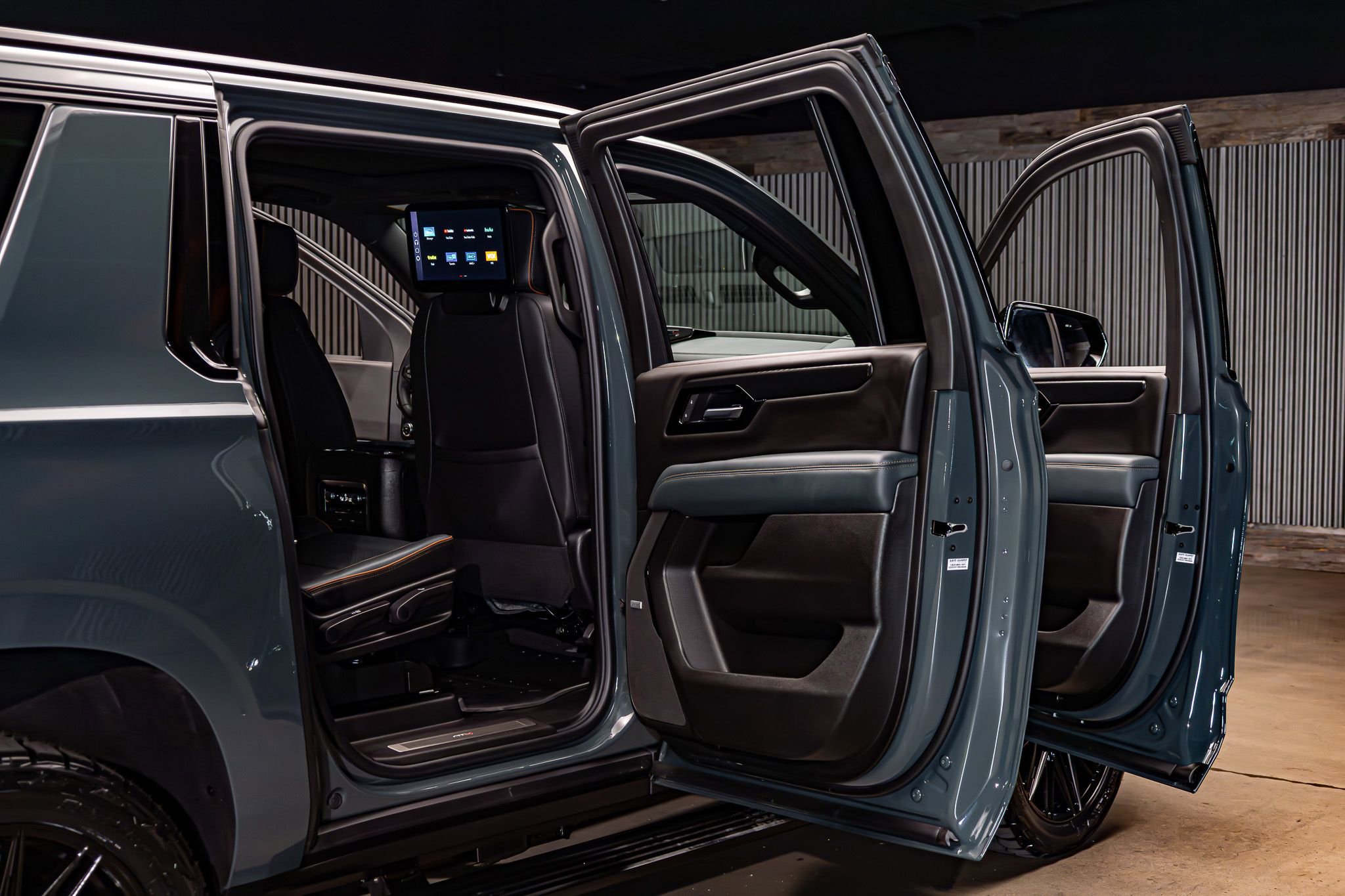 Used 2026 GMC Yukon XL AT4 w/ AT4 Premium Plus Package image 31