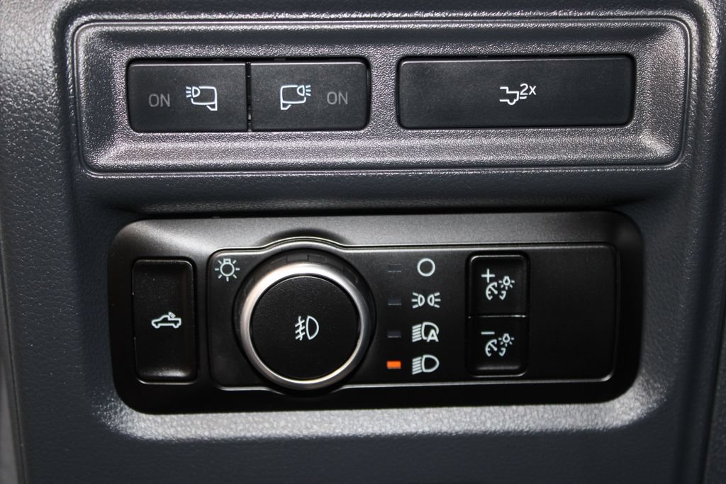 Used 2023 Ford F150 Lariat AWD/4WD image 38