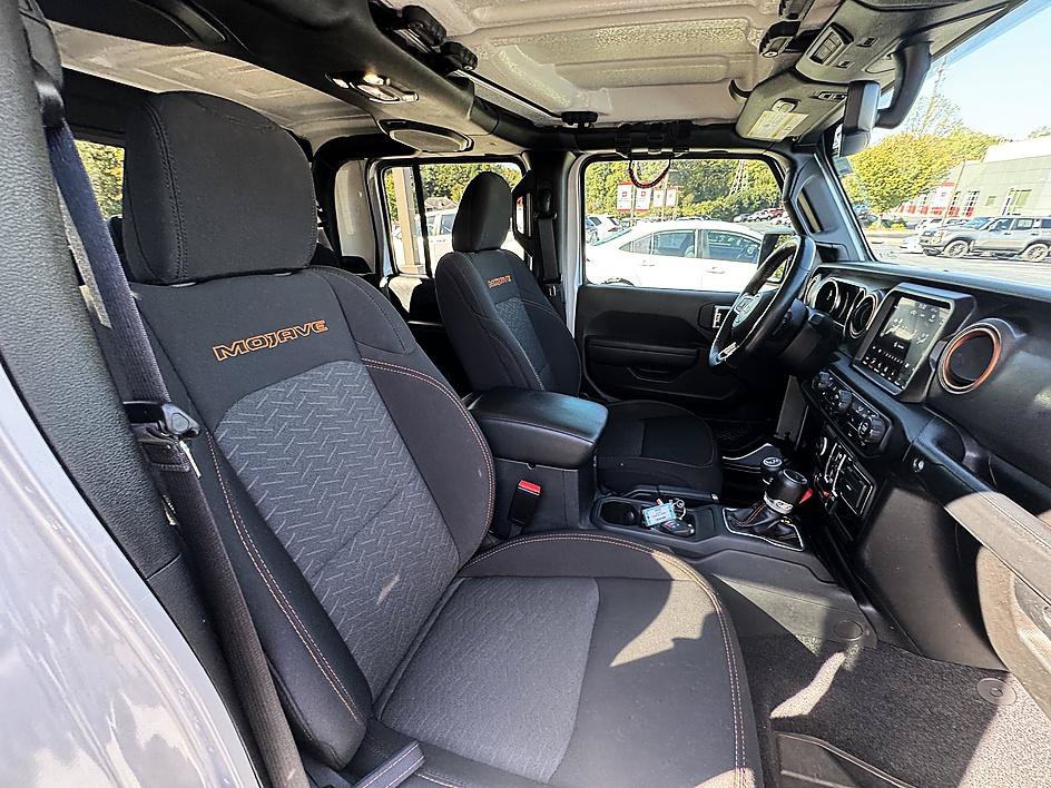 Used 2023 Jeep Gladiator Mojave w/ Cold Weather Group AWD/4WD image 22
