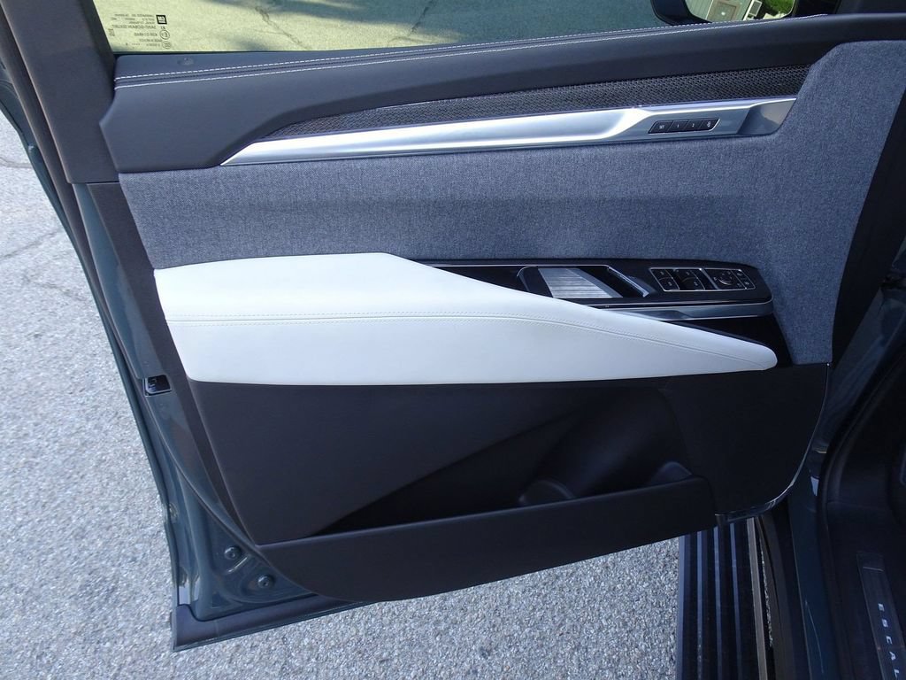 Used 2025 Cadillac Escalade V w/ LPO, ONYX Package AWD/4WD image 8