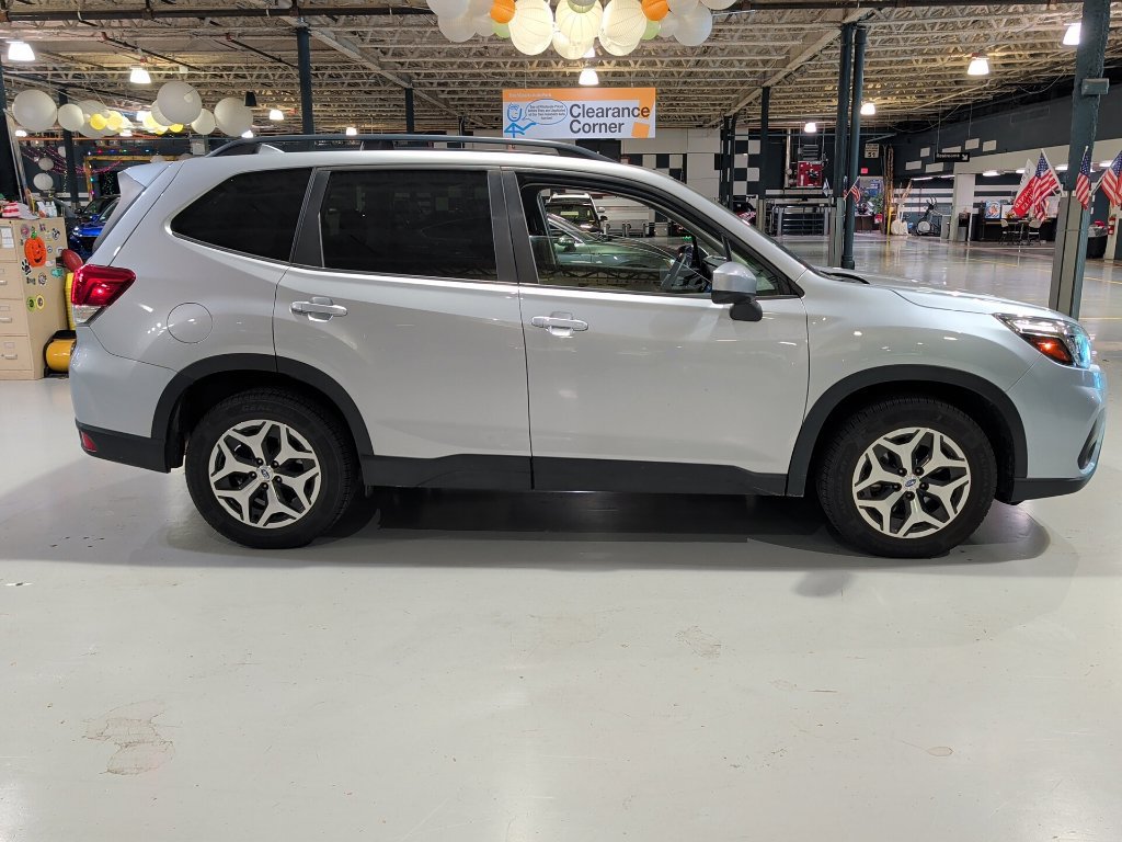 Used 2019 Subaru Forester Premium AWD/4WD image 10
