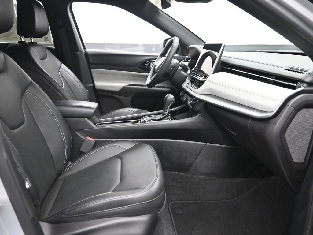 Used 2025 Jeep Compass Limited w/ Elite Group image 7