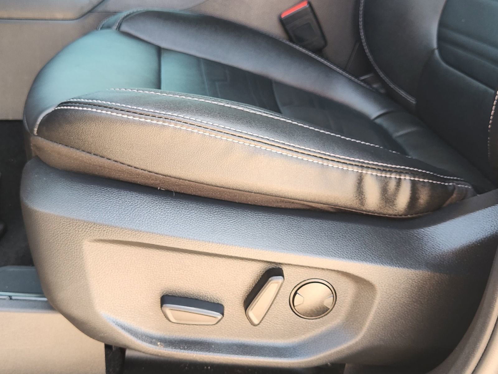 Used 2024 Ford Ranger Lariat w/ FX4 Off-Road Package image 28