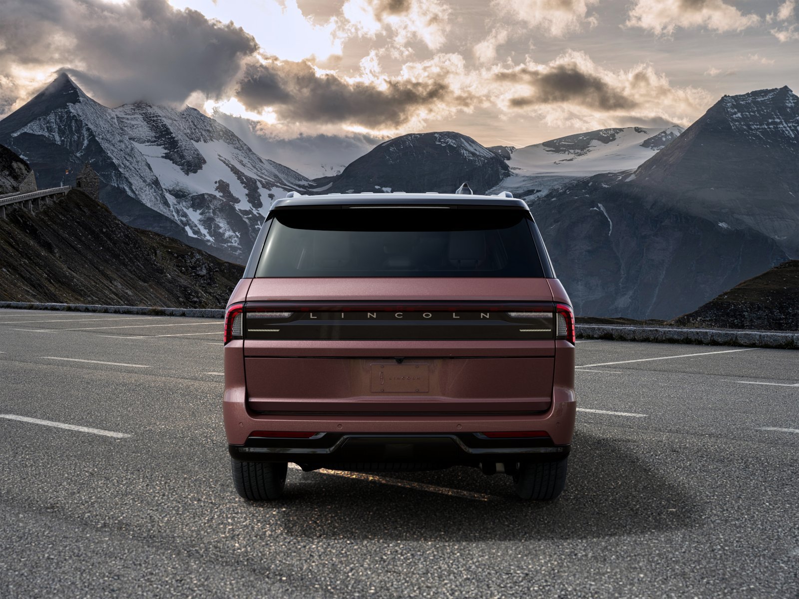 New 2027 Lincoln Navigator Black Label AWD/4WD image 4
