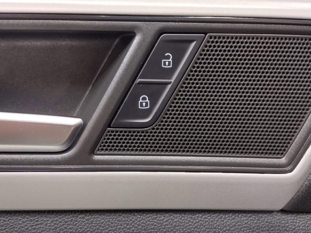 Certified 2022 Volkswagen Atlas Cross Sport SE image 24
