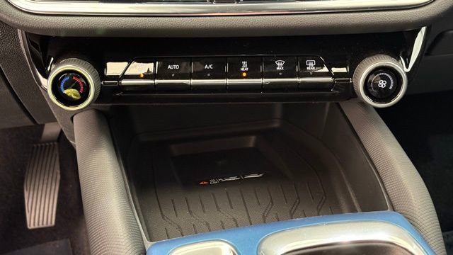 New 2026 Chevrolet Equinox EV LT FWD image 39