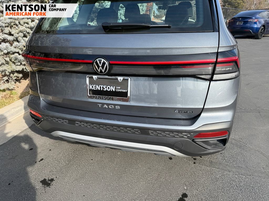 Used 2025 Volkswagen Taos S image 33