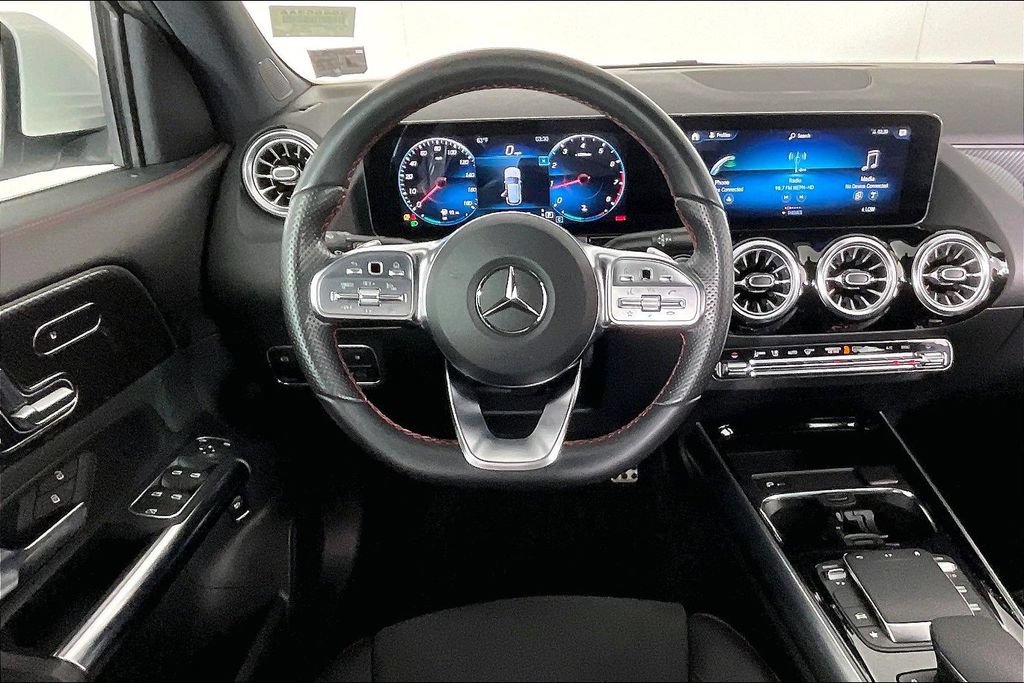 Certified 2022 Mercedes-Benz GLA 35 AMG 4MATIC image 5