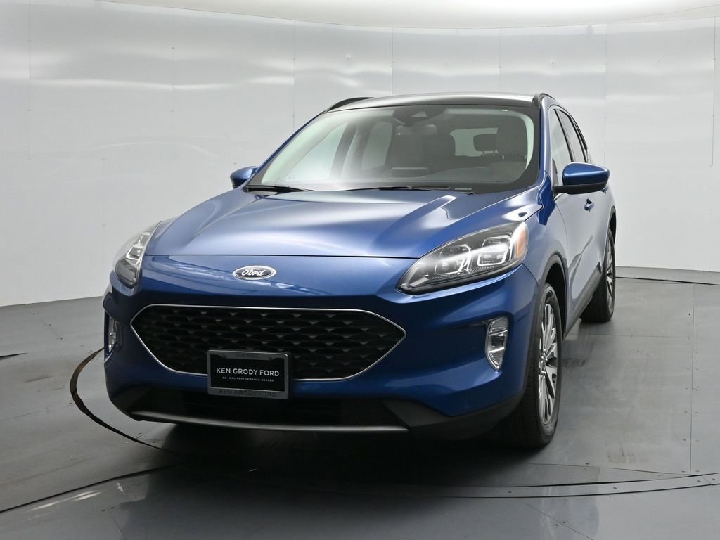 Certified 2022 Ford Escape Titanium w/ Class II Trailer Tow Package image 58