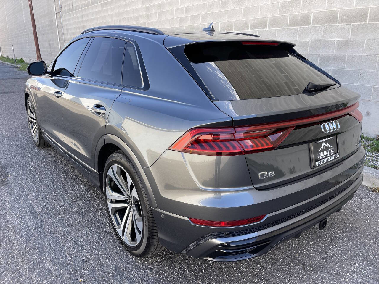 Used 2021 Audi Q8 Prestige image 5