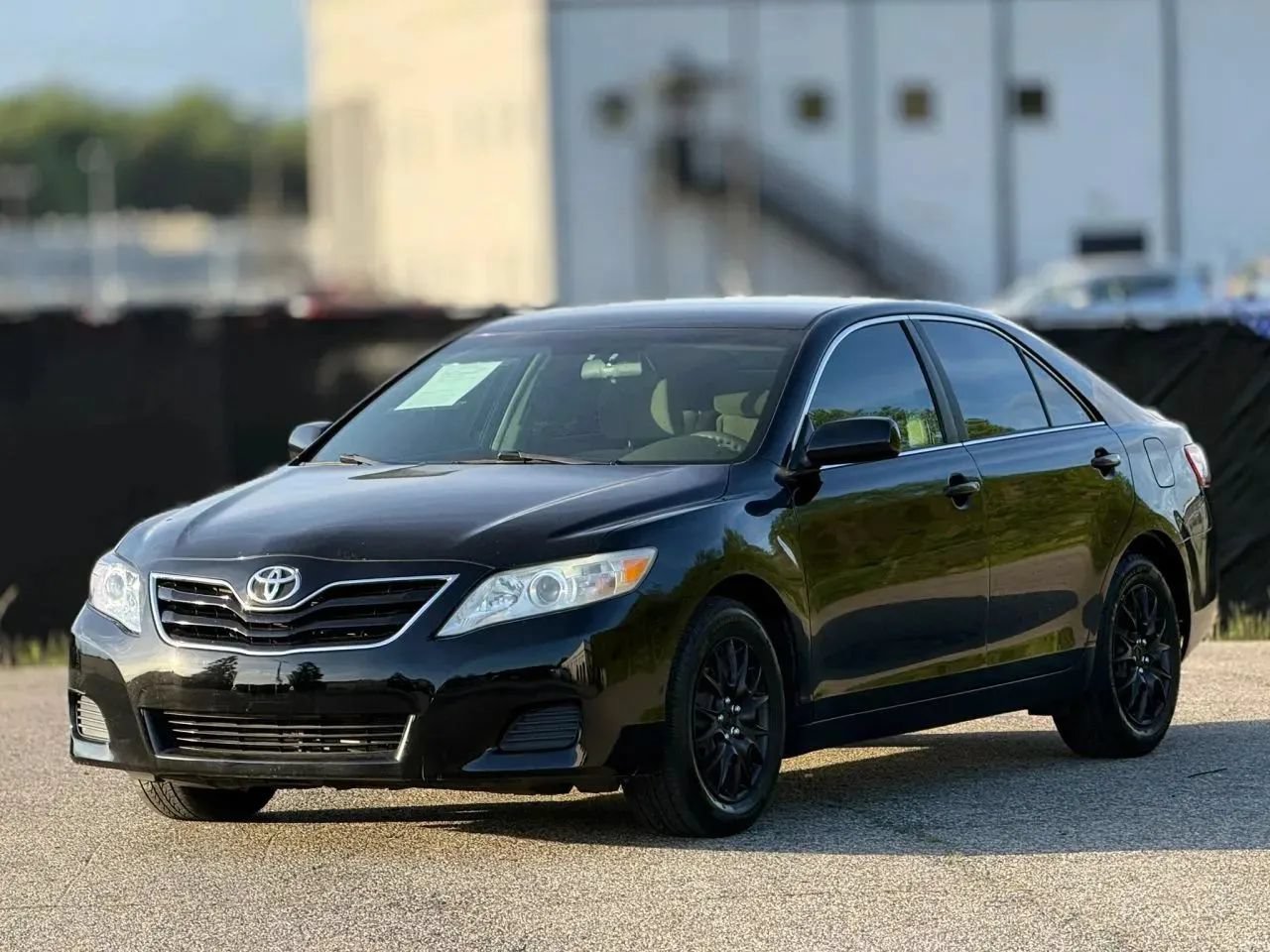 Used 2010 Toyota Camry LE FWD image 6