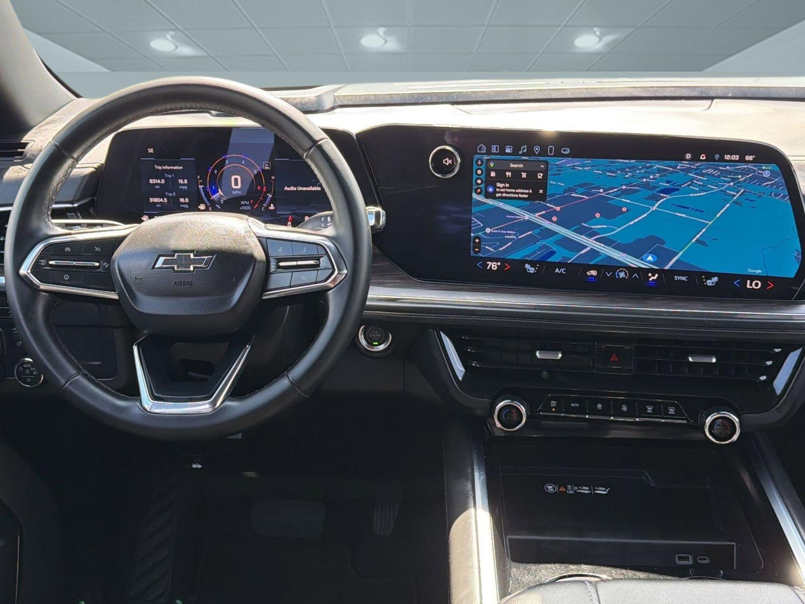 Used 2025 Chevrolet Suburban Z71 image 30