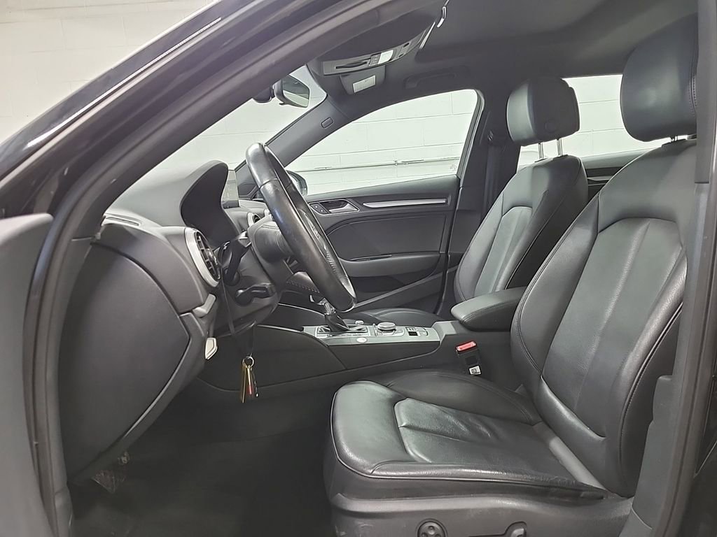 Used 2017 Audi A3 e-tron Premium image 1